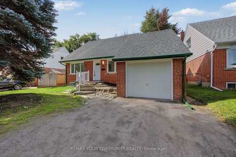 Photo 1 at 18 Robertsfield Crescent, Maryvale, Toronto