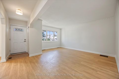 Photo 6 at 18 Robertsfield Crescent, Maryvale, Toronto