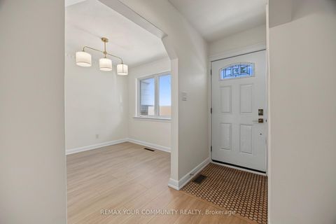 Photo 7 at 18 Robertsfield Crescent, Maryvale, Toronto