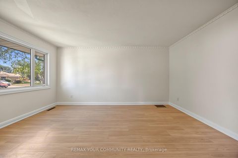 Photo 8 at 18 Robertsfield Crescent, Maryvale, Toronto