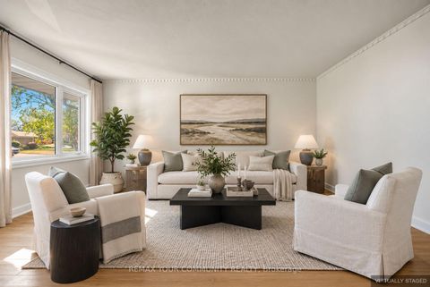 Photo 9 at 18 Robertsfield Crescent, Maryvale, Toronto
