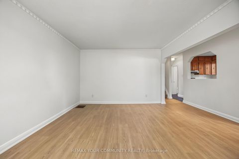 Photo 10 at 18 Robertsfield Crescent, Maryvale, Toronto