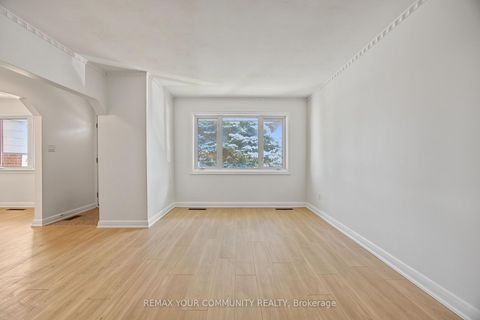 Photo 15 at 18 Robertsfield Crescent, Maryvale, Toronto