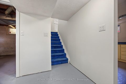 Photo 36 at 18 Robertsfield Crescent, Maryvale, Toronto
