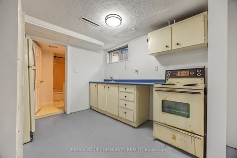 Photo 40 at 18 Robertsfield Crescent, Maryvale, Toronto