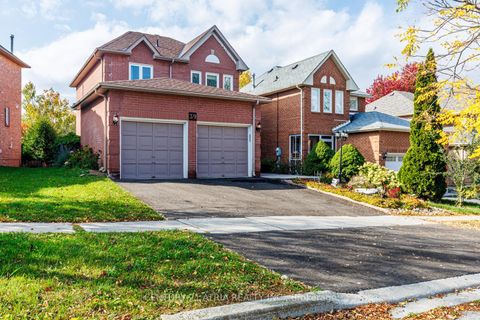 Photo 1 at 39 Chiswick Crescent, Aurora Highlands, Aurora