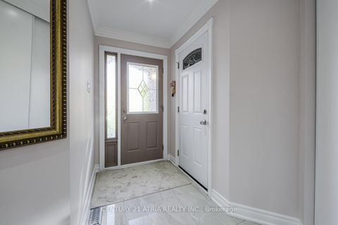 Photo 3 at 39 Chiswick Crescent, Aurora Highlands, Aurora