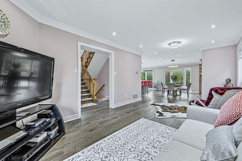 Photo 5 at 39 Chiswick Crescent, Aurora Highlands, Aurora