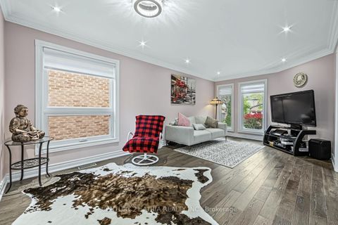 Photo 6 at 39 Chiswick Crescent, Aurora Highlands, Aurora