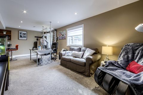 Photo 30 at 39 Chiswick Crescent, Aurora Highlands, Aurora