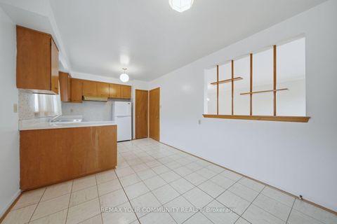 Photo 13 at 50 Felan Crescent, Beaumonde Heights, Toronto