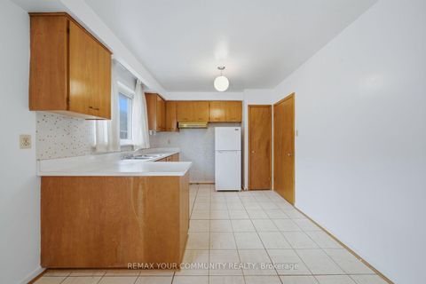 Photo 18 at 50 Felan Crescent, Beaumonde Heights, Toronto