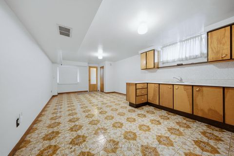 Photo 32 at 50 Felan Crescent, Beaumonde Heights, Toronto