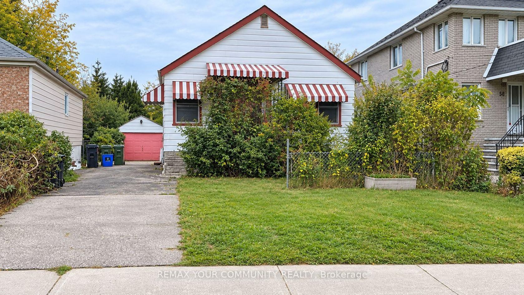 56 Commonwealth Avenue, Kennedy Park, Toronto 