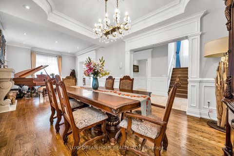 Photo 7 at 7 Geranium Court, Newtonbrook East, Toronto