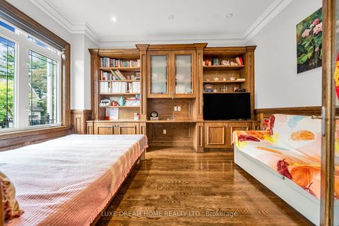 Photo 8 at 7 Geranium Court, Newtonbrook East, Toronto