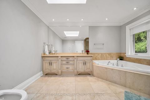 Photo 22 at 7 Geranium Court, Newtonbrook East, Toronto