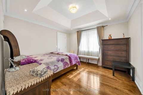 Photo 26 at 7 Geranium Court, Newtonbrook East, Toronto