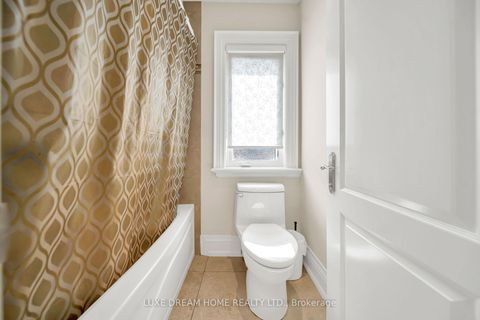 Photo 28 at 7 Geranium Court, Newtonbrook East, Toronto