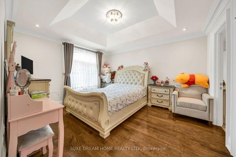 Photo 31 at 7 Geranium Court, Newtonbrook East, Toronto