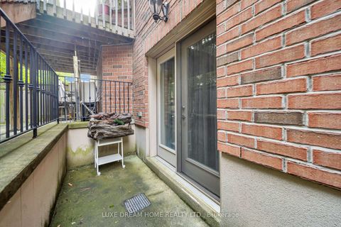 Photo 43 at 7 Geranium Court, Newtonbrook East, Toronto