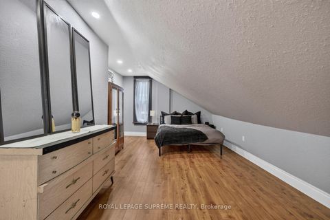 Photo 24 at 626 Manning Avenue, Little Italy, Toronto