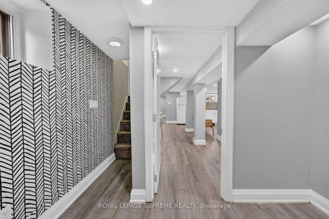 Photo 25 at 626 Manning Avenue, Little Italy, Toronto