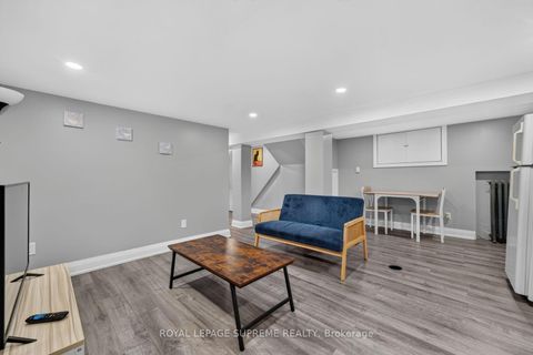 Photo 29 at 626 Manning Avenue, Little Italy, Toronto