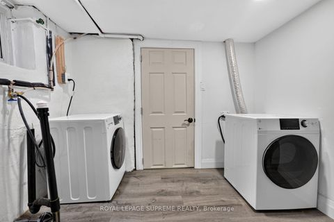Photo 32 at 626 Manning Avenue, Little Italy, Toronto