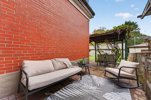 Photo 35 at 626 Manning Avenue, Little Italy, Toronto