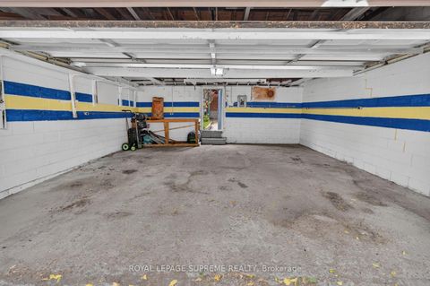 Photo 38 at 626 Manning Avenue, Little Italy, Toronto
