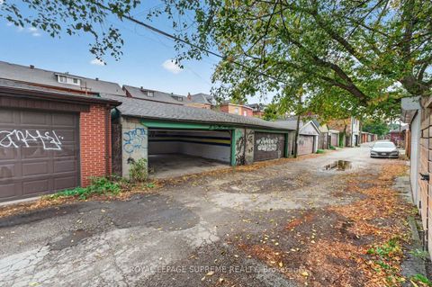 Photo 39 at 626 Manning Avenue, Little Italy, Toronto