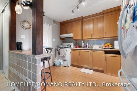 Photo 11 at 301 - 1881 Jane Street, Rustic, Toronto