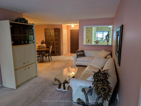 Photo 6 at 610 - 30 Greenfield Avenue, Willowdale East, Toronto