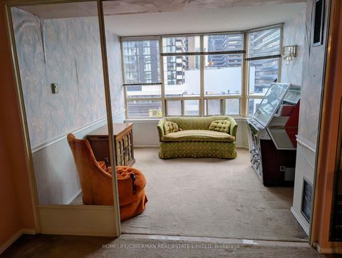 Photo 9 at 610 - 30 Greenfield Avenue, Willowdale East, Toronto