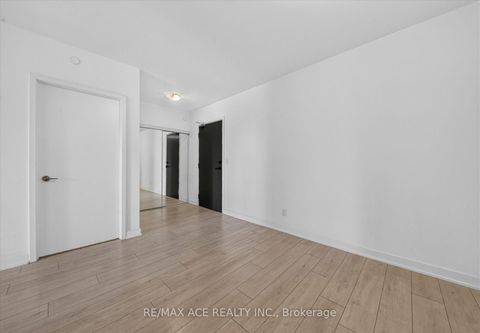 Photo 9 at 515 - 2033 Kennedy Road, Malvern West, Toronto