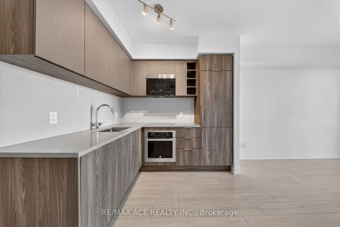 Photo 12 at 515 - 2033 Kennedy Road, Malvern West, Toronto
