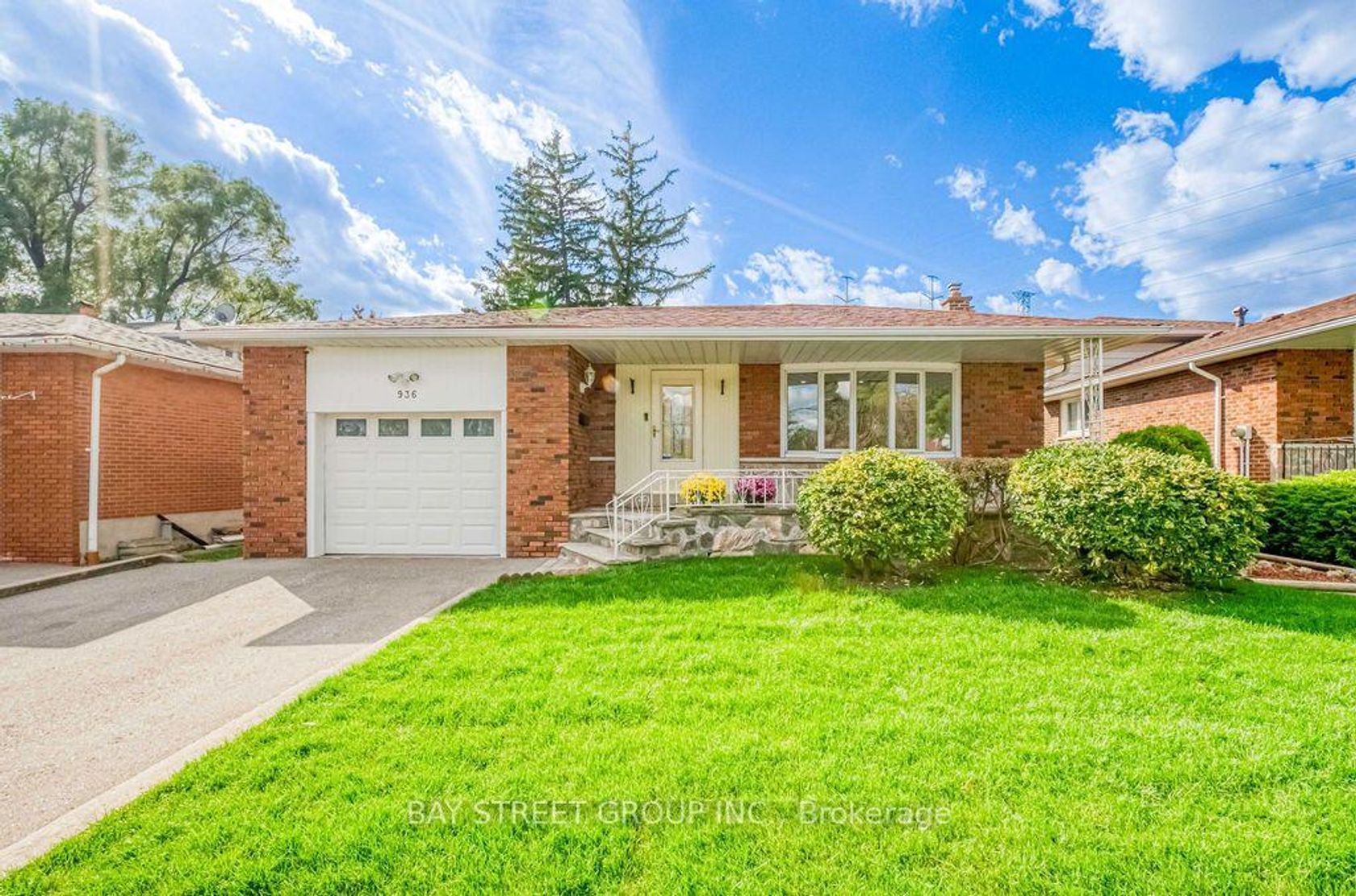 936 Scarborough Golf Clu Road, Woburn, Toronto 