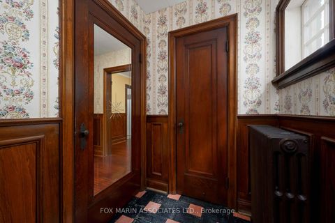 Photo 3 at 26 Claxton Boulevard, Cedarvale, Toronto