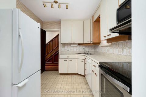 Photo 13 at 26 Claxton Boulevard, Cedarvale, Toronto
