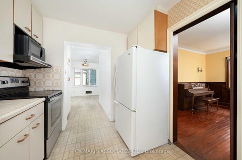 Photo 15 at 26 Claxton Boulevard, Cedarvale, Toronto