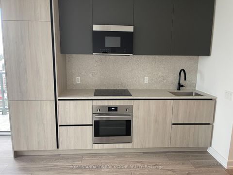 Photo 2 at 2011 - 108 Peter Street, Waterfront Communities C1, Toronto