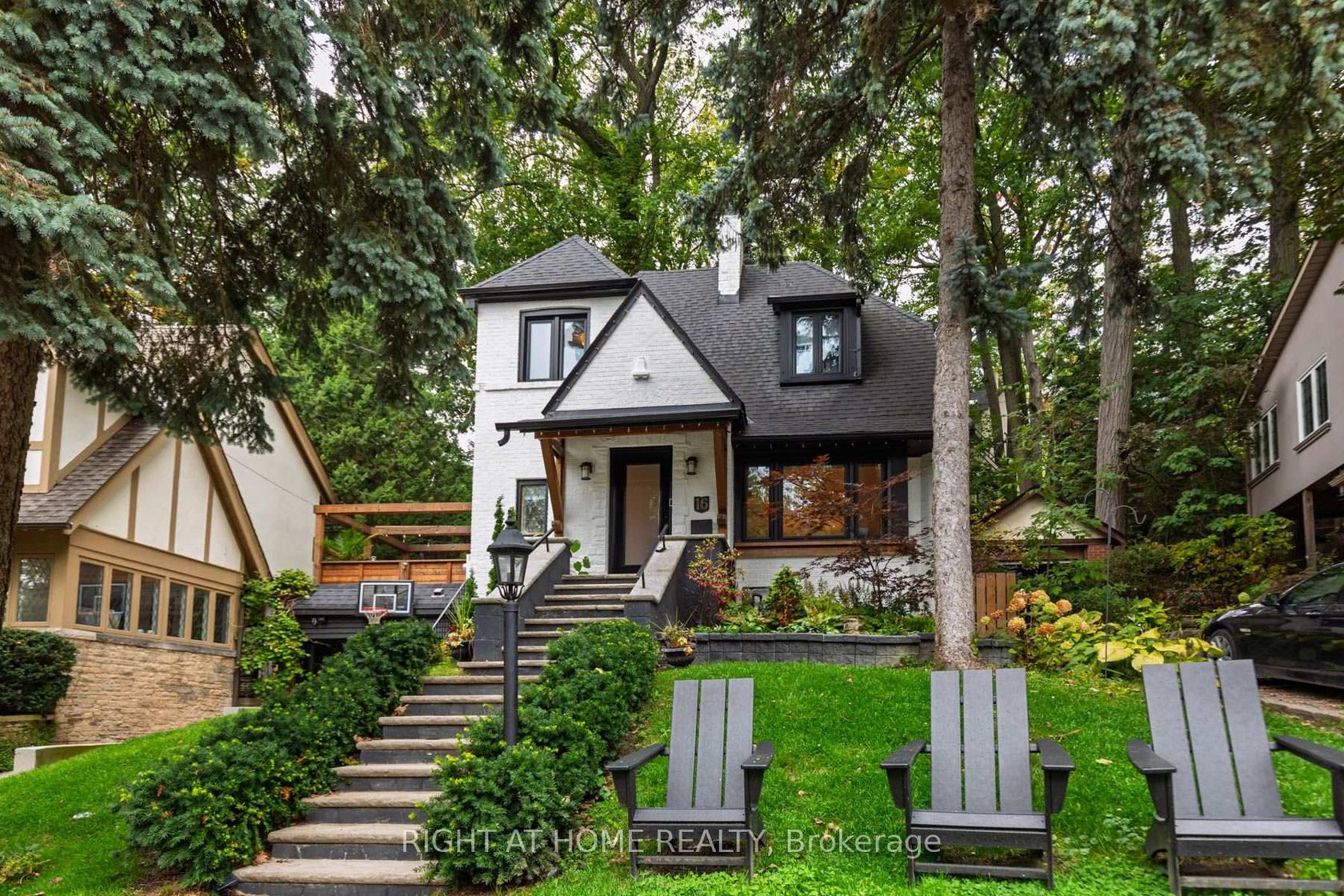 16 Pine Crescent, The Beaches, Toronto 
