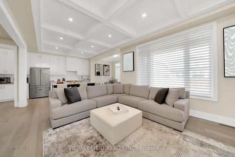 Photo 10 at 201 Bellefond Street, Kleinburg, Vaughan