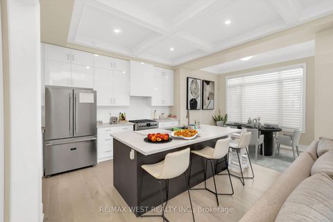 Photo 11 at 201 Bellefond Street, Kleinburg, Vaughan