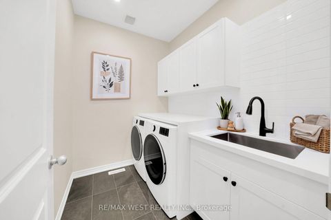 Photo 22 at 201 Bellefond Street, Kleinburg, Vaughan