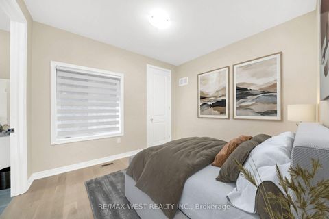 Photo 24 at 201 Bellefond Street, Kleinburg, Vaughan