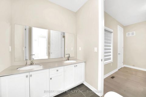 Photo 25 at 201 Bellefond Street, Kleinburg, Vaughan