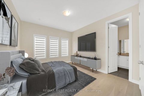 Photo 26 at 201 Bellefond Street, Kleinburg, Vaughan
