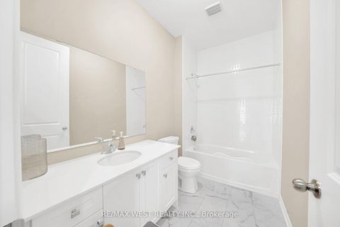 Photo 28 at 201 Bellefond Street, Kleinburg, Vaughan